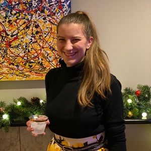 Meet your Posher, Caitlin